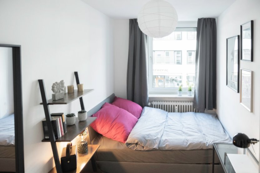 HWE6 Obergiesing: Charming COZY neighborhood, AFFORDABLE rent, S-Bahn 4 min, Main Station 8 min! Tierpark Hellabrunn, trendy cafés & restaurants nearby. PERFECT for young professionals & families! · image 1