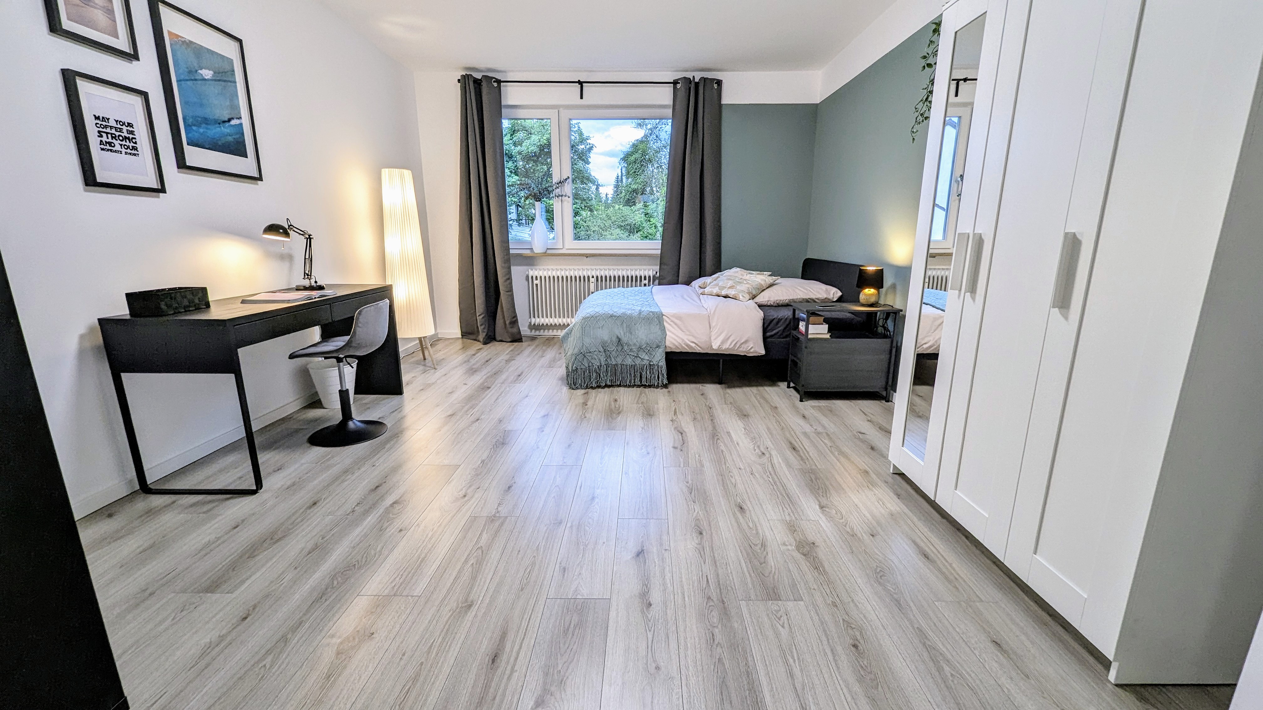 WG Wieland:  Neugründung 4er WG, großes, helles und möbliertes Zimmer mit eigener Garderobe!  Erstbezug! New 4-people co living, large, bright and stylish furnished room with private dressing room! First occupancy!Modernes Zimmer in GRÜNEM Neuperlach!  Parks & Michaelibad direkt nebenan! U5 4 Min zum HBF 15 Min! STYLISCH & HELL! Fully furnished modern room, excellent infrastructure, vibrant neighborhood! · image 1