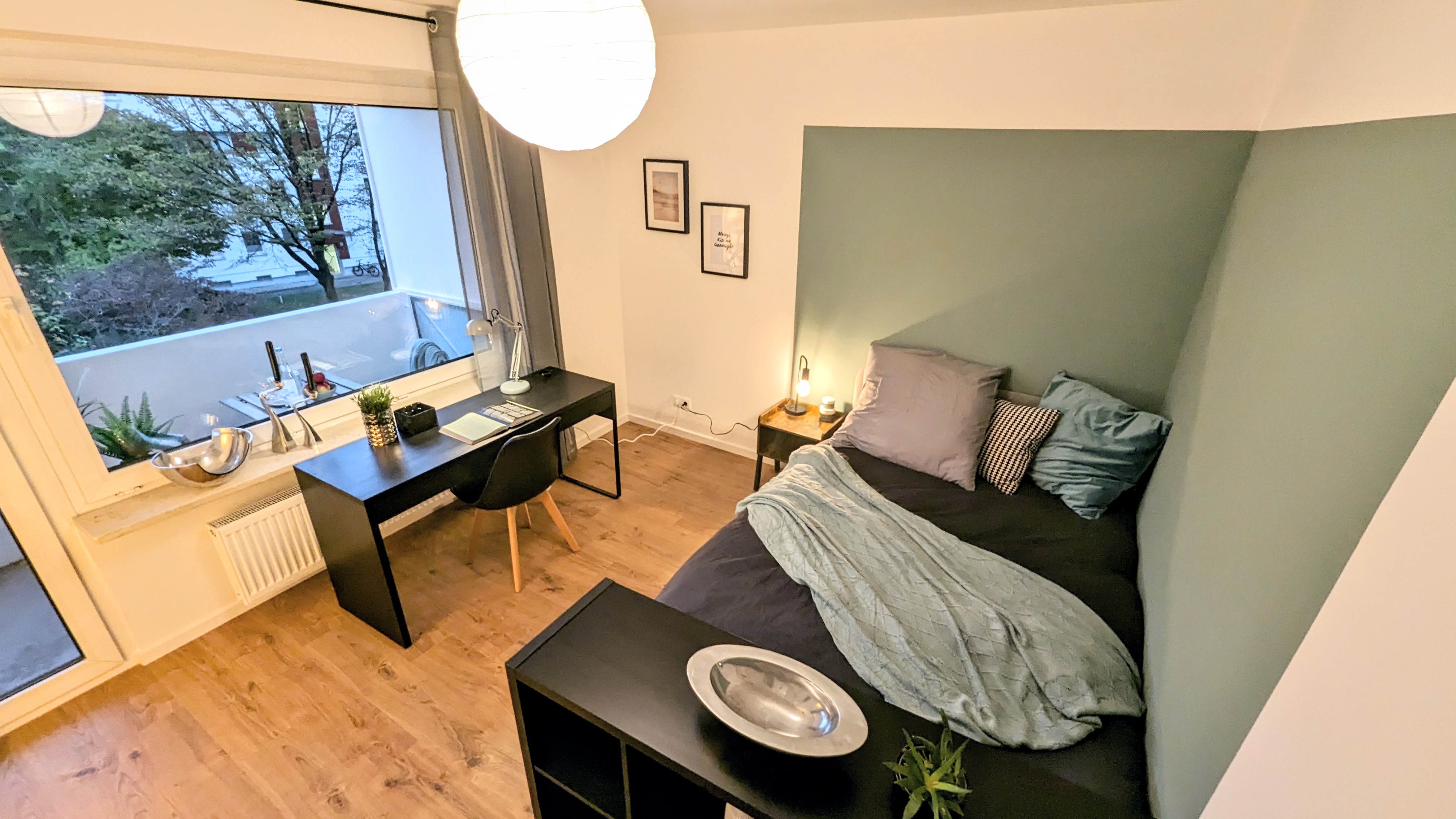 ***WG Schwan Giesing - HELLES Zimmer, BESTE Lage! Straßenbahn 2 Min, Isar-Nähe, lebendiger Stadtteil mit Restaurants & Cafés! Fully furnished, modern & stylish! · image 1