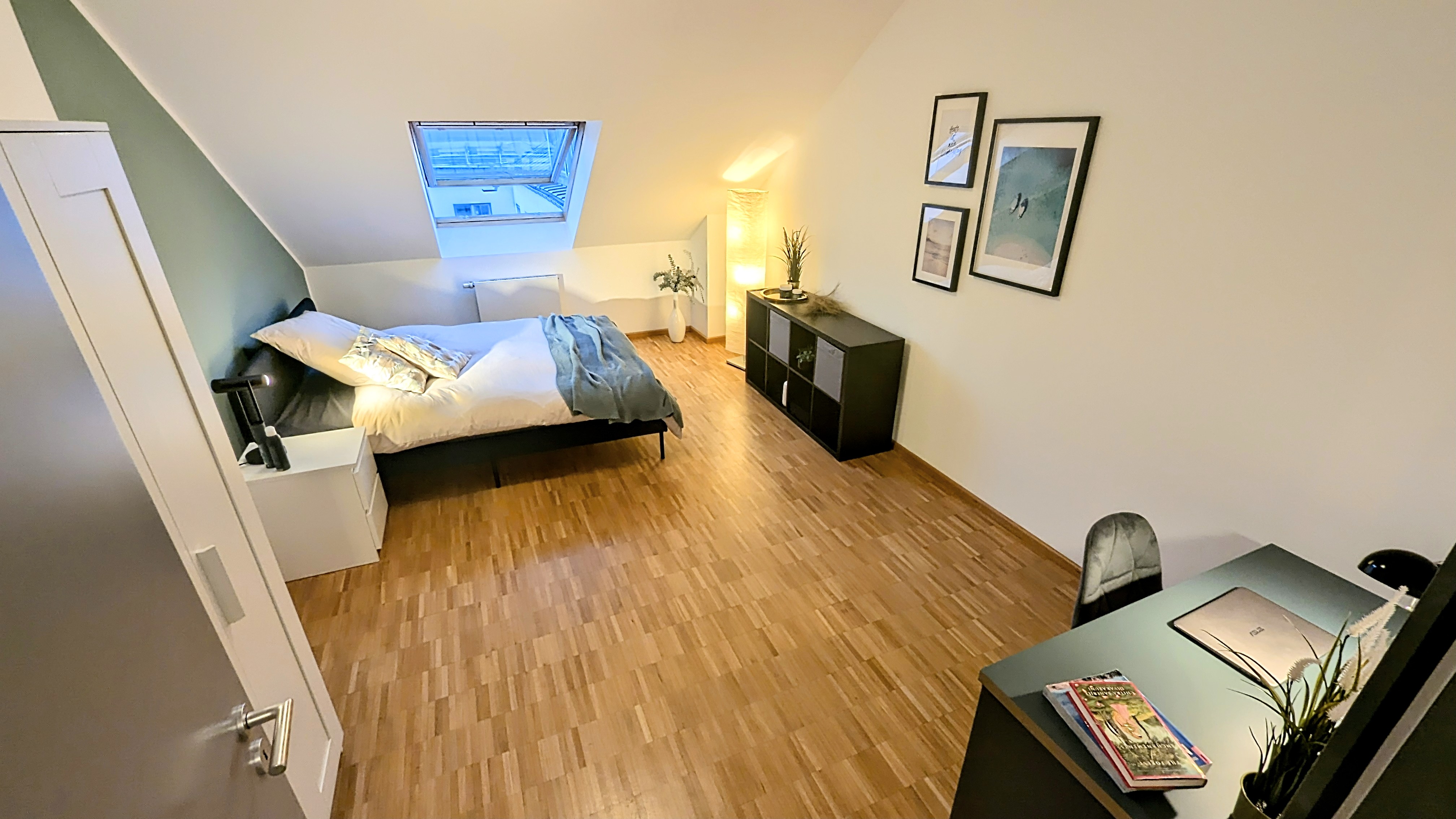 König 10 - PREMIUM location am KÖNIGSPLATZ! Kulturviertel Maxvorstadt, MUSEEN & elegante Cafés direkt vor der Tür! U-Bahn 2 Min, Tram 1 Min, HBF 7 Min! MODERN & STYLISCH möbliert! · image 1