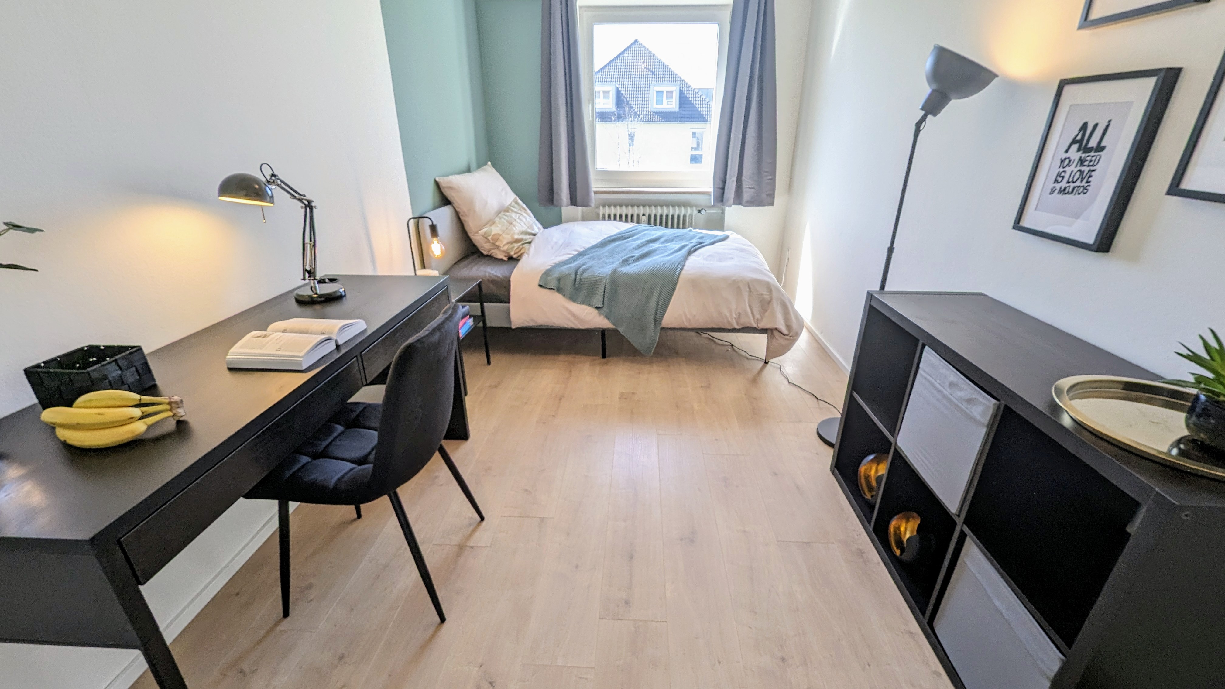 WG Passau - WESTPARK Nähe! Ruhiges GRÜNES Wohngebiet, U6/S-Bahn Harras 10 Min, HBF 20 Min! Trendy Cafés, Restaurants & Isar-Auen! Modern & stylish furnished room! · image 1