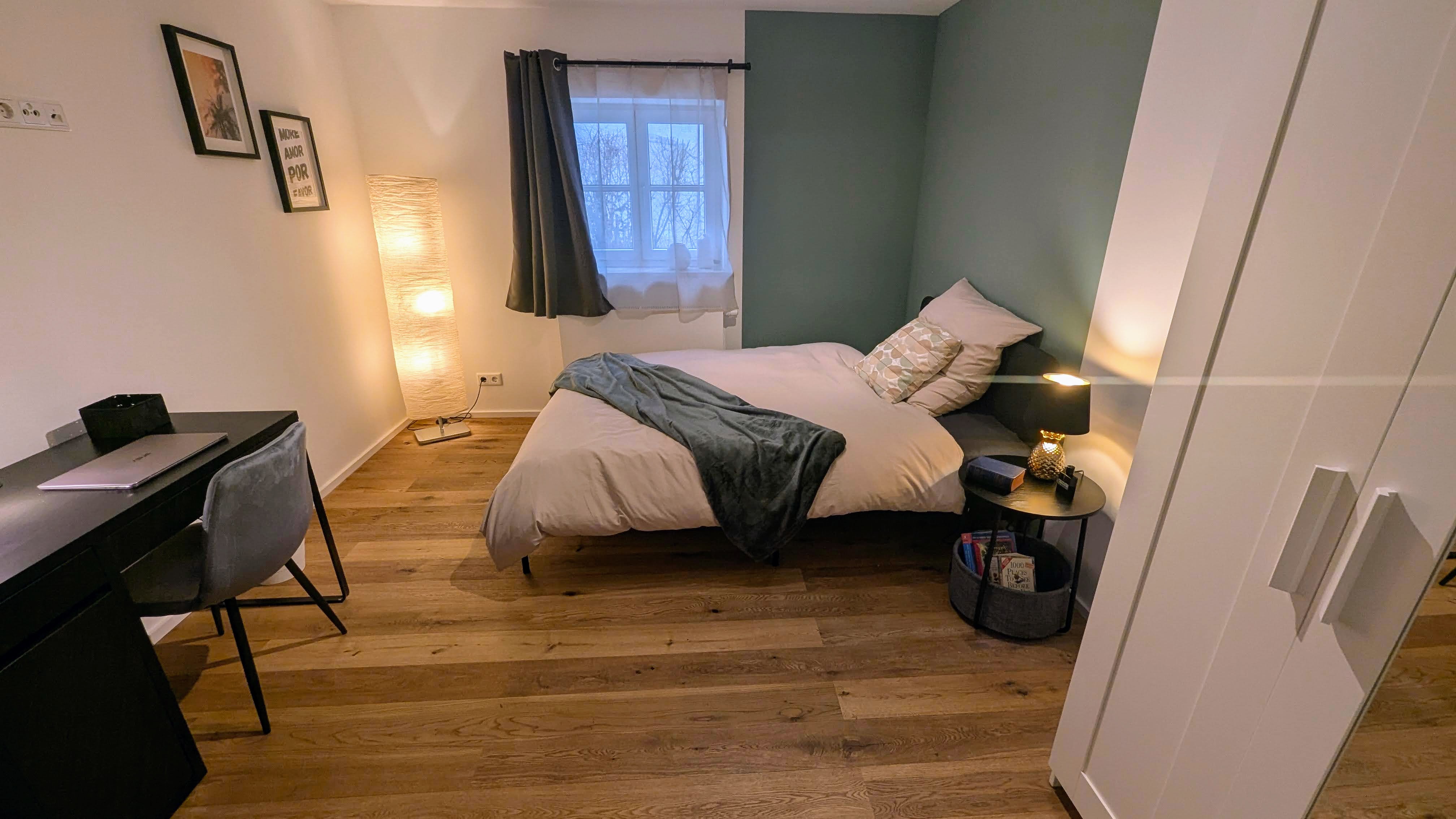WG Oberföhring: Ruhiger GREEN OASIS neben ENGLISCHER GARTEN! PREMIUM location mit Isar-Nähe, U-Bahn 10 Min, HBF 25 Min, top restaurants & biergarten nearby! Modern & stylish furnished room!