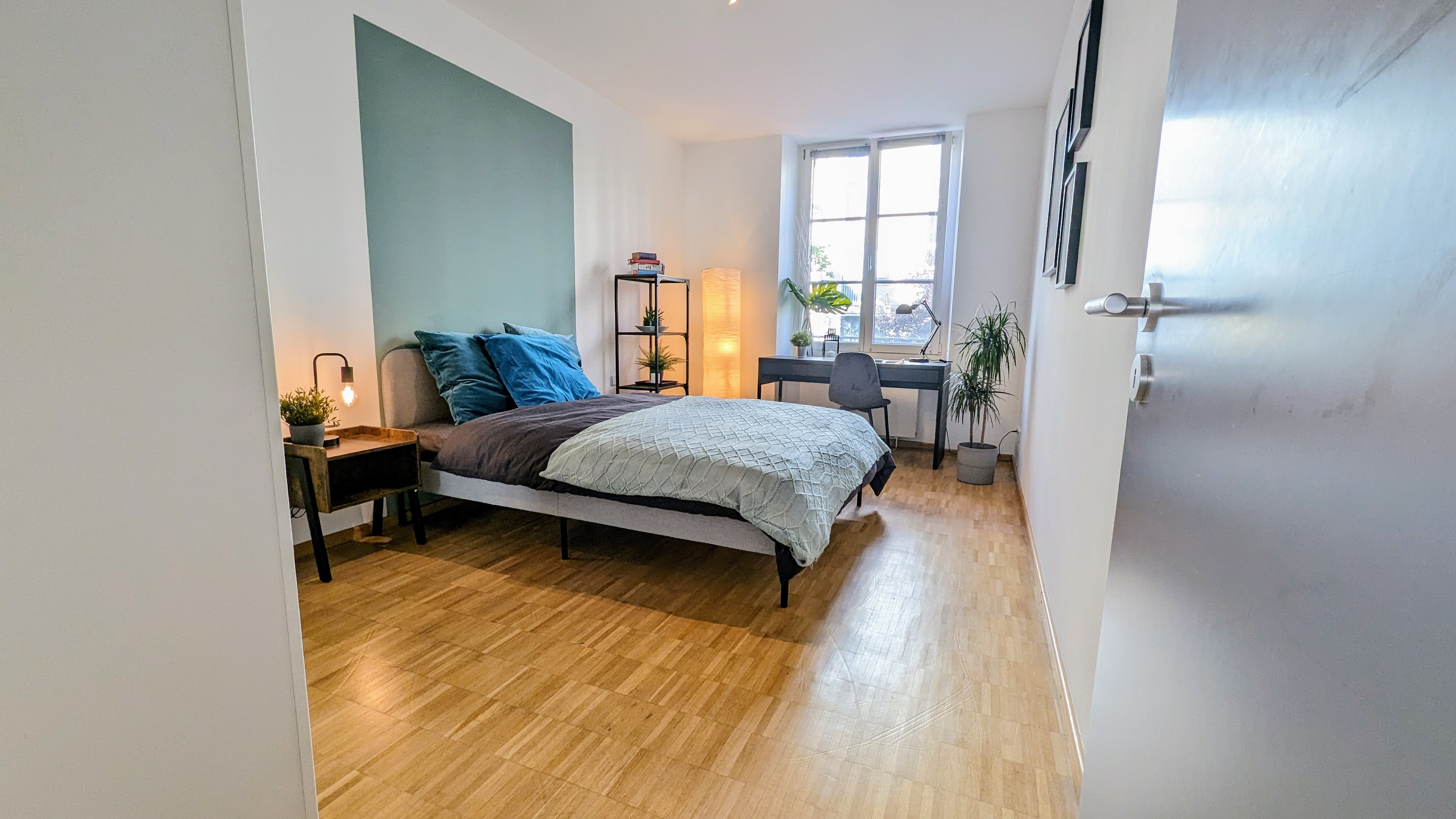König 2 - PRIME LOCATION am Königsplatz! KUNSTMUSEEN, Englischer Garten & TOP Infrastruktur! U-Bahn 2 Min, HBF 7 Min! Modern & stylish furnished room in Maxvorstadt! · image 1