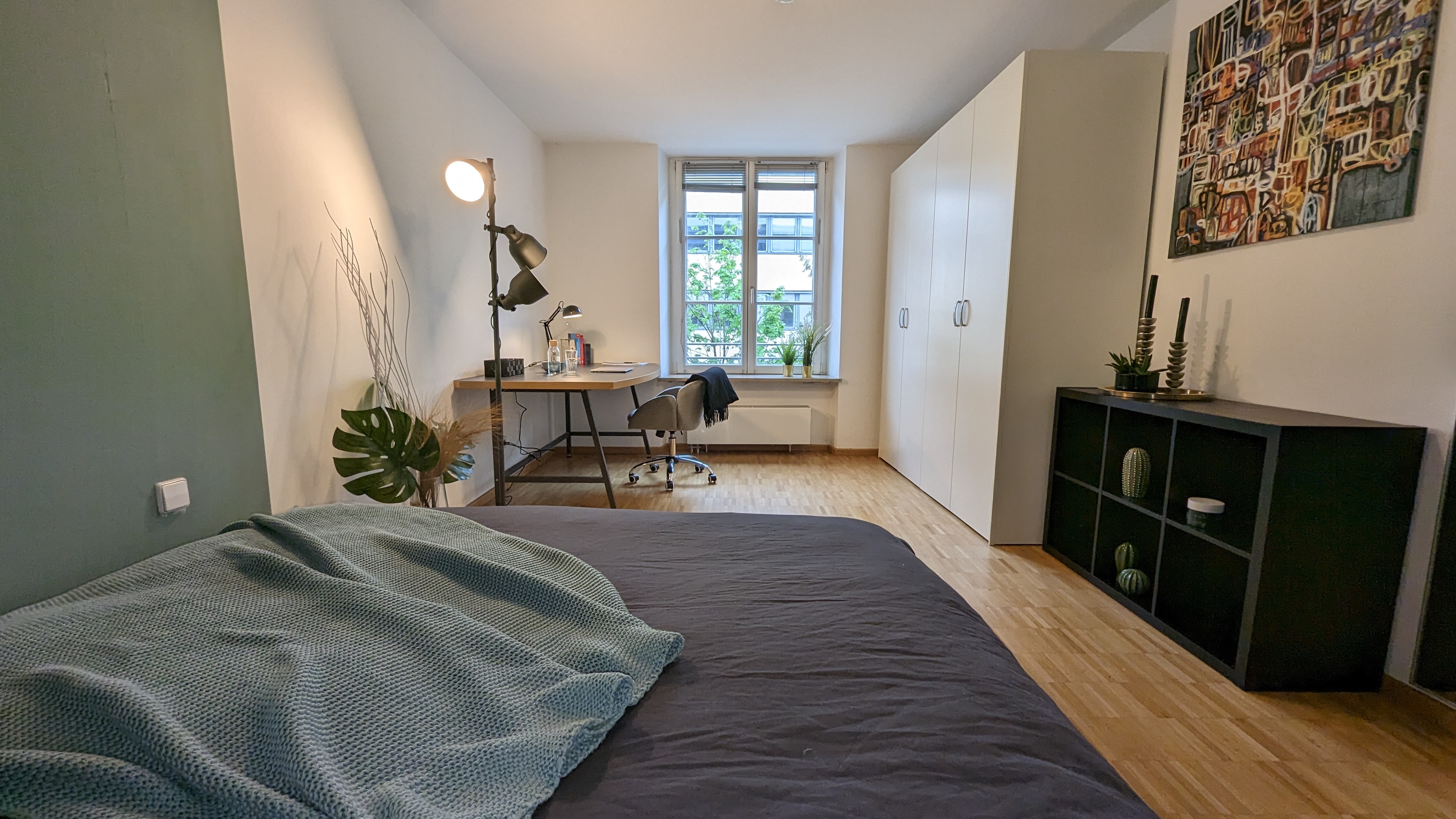 König 5 - PREMIUM location at KÖNIGSPLATZ! Stylish furnished room, MUSEUMS & CULTURE nearby, U-Bahn 2 min, Main Station 7 min! Modern living in Munich's most elegant district! · image 1