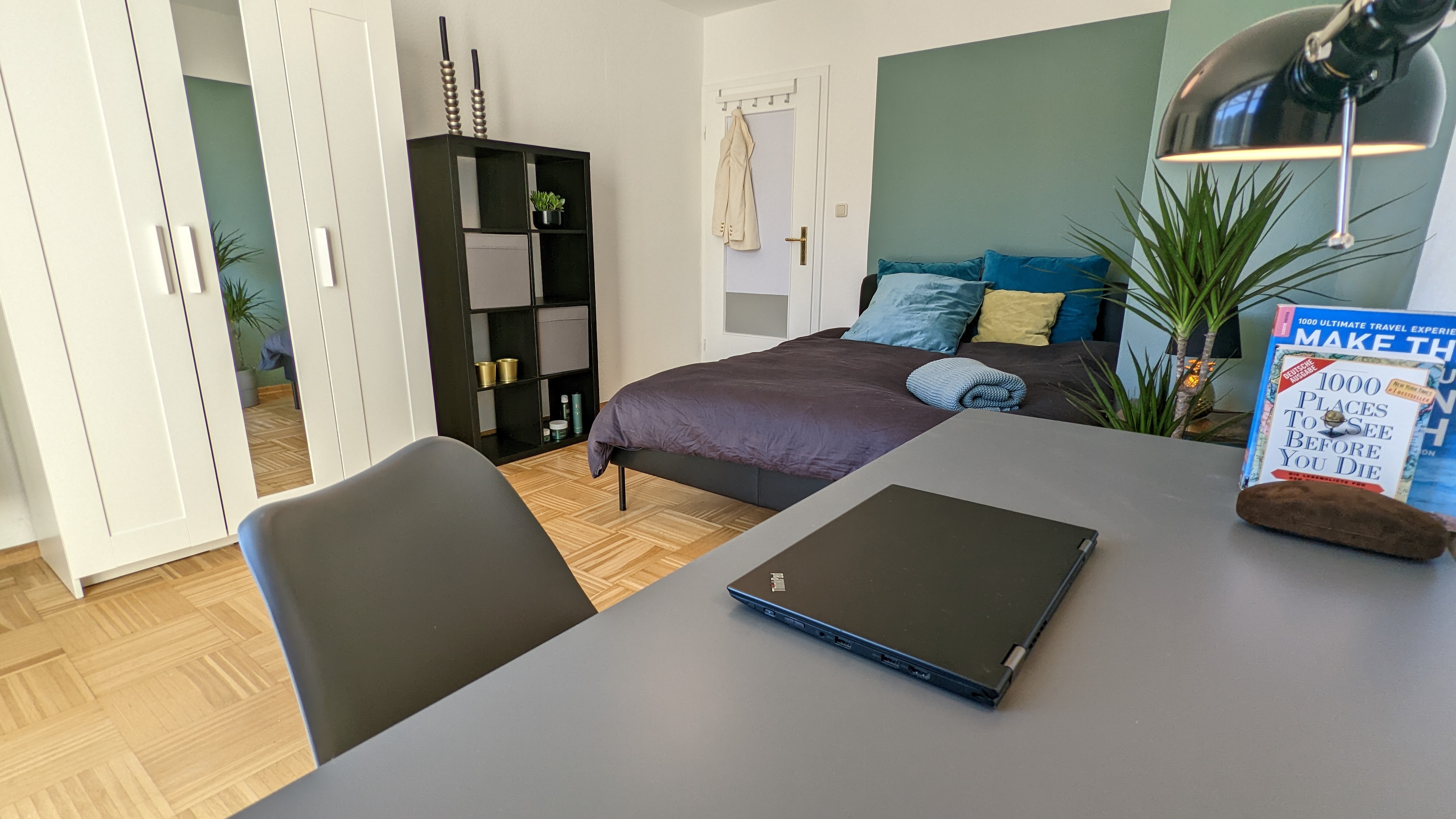 WG Grille Bogenhausen! EXCLUSIVE location near ISAR & Englischer Garten! U-Bahn 5 min, main station 7 min! STYLISH villa district, top restaurants & galleries! Fully furnished! · image 1