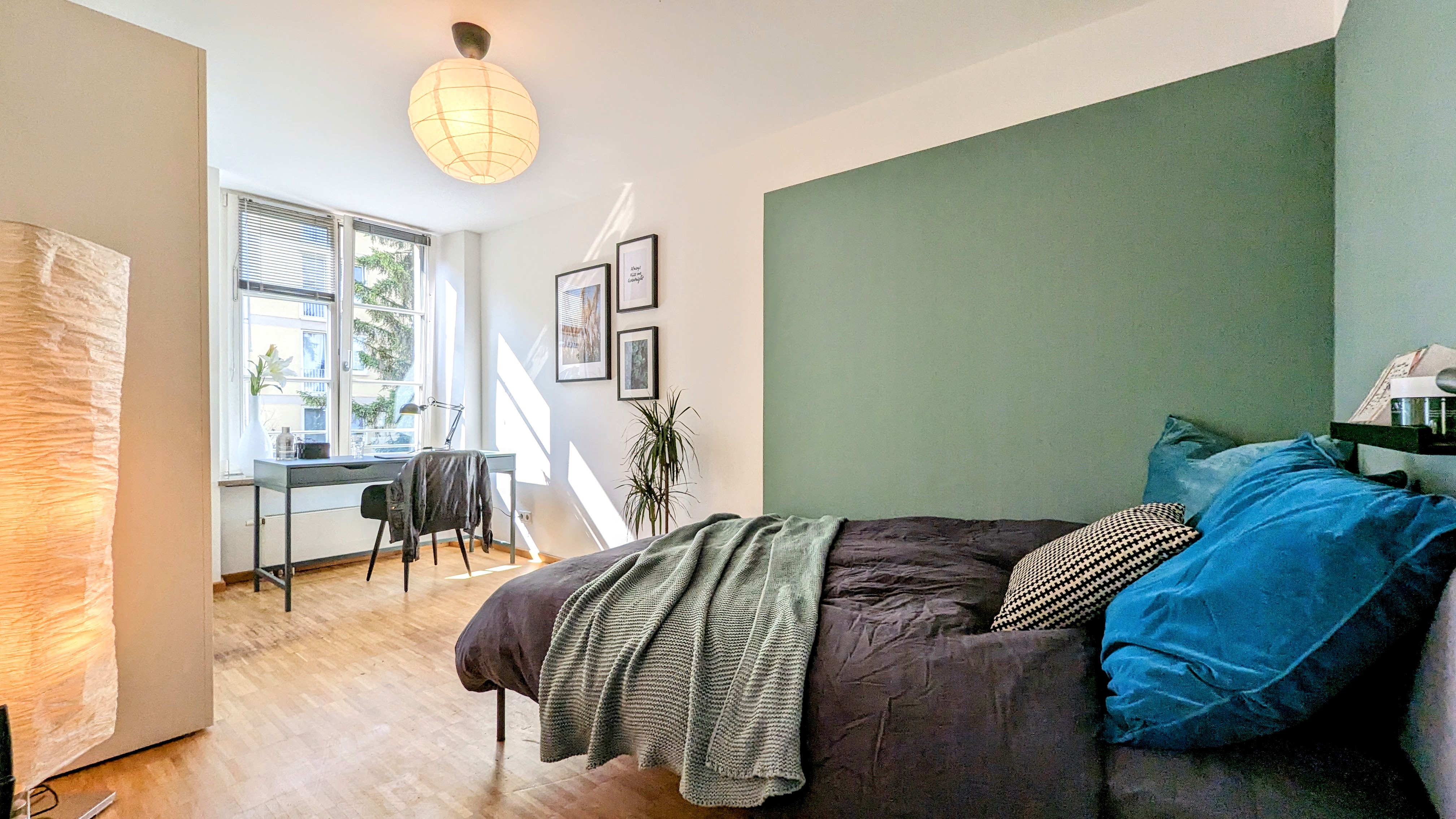 König 3 - PRIME LOCATION am Königsplatz! Kulturviertel mit Museen, Galerien & Englischem Garten! U-Bahn 2 Min, HBF 7 Min! Modern, stylish & fully furnished! · image 1