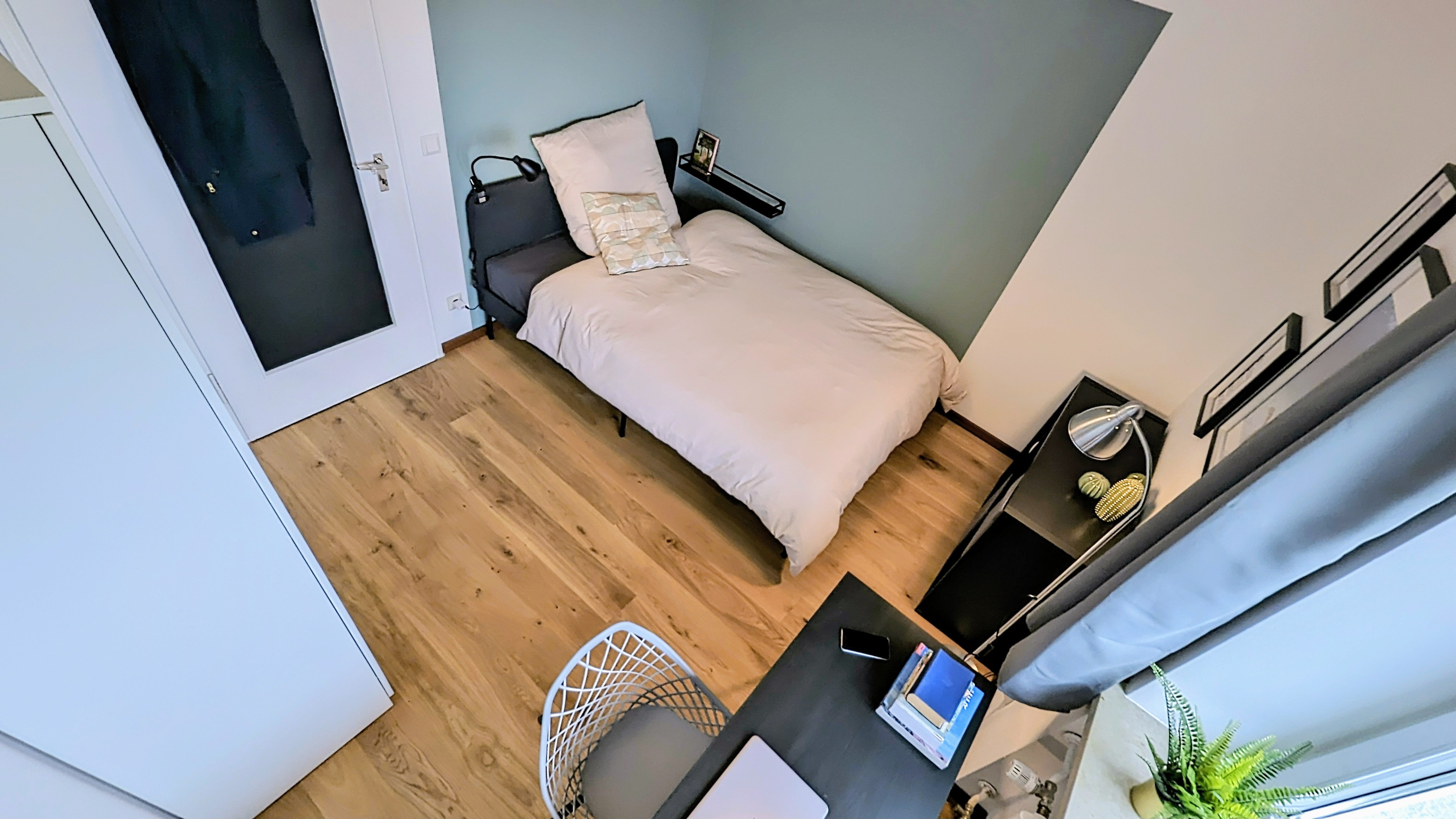 WG Heinrich - Neuperlach GRÜNE OASE! MODERN furnished room, U5 5 min to city center, PARKS & Cosimabad nearby! Perfect balance urban life & nature! Stylish co-living!