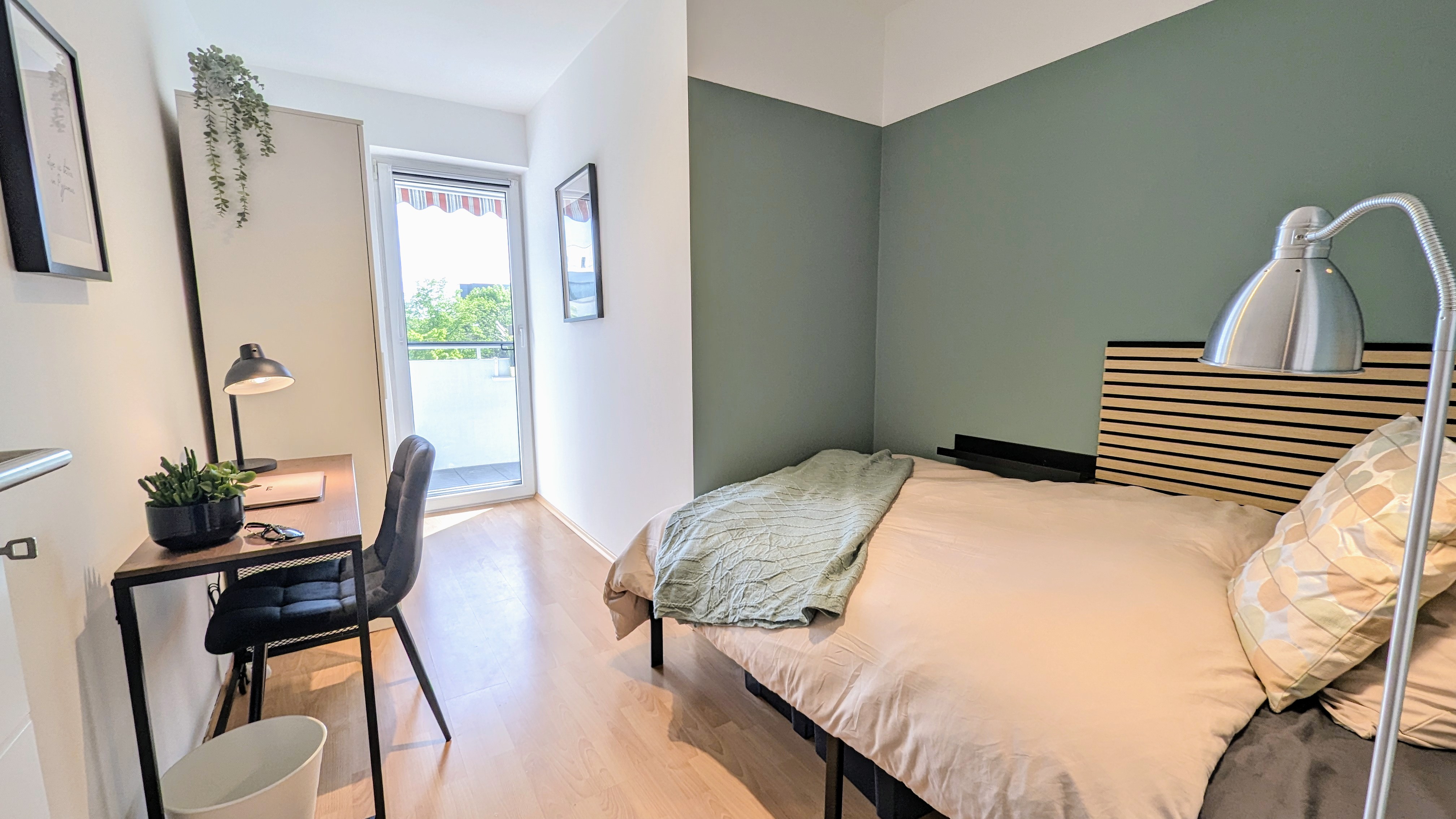 WG Lutz: MODERN room in Freimann! ENGLISCHER GARTEN nearby, vibrant neighborhood with Isar access! U6 Kieferngarten 13 min walk, HBF 16 min! Trendy area, great restaurants & cafés! · image 1